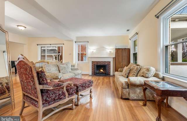 4604 NOTTINGHAM Drive Gallery 3