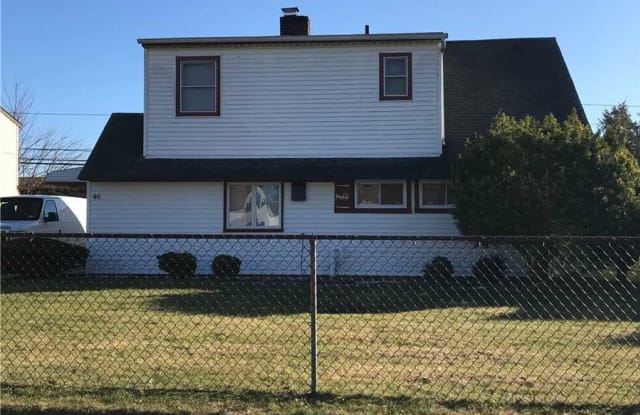 46 Squirrel Lane - 46 Squirrel Lane, Levittown, NY 11756