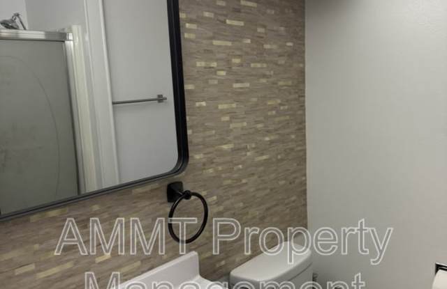 608 South Garnavillo Street #1 Gallery 4