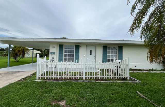 ** Annual ** 2 Bed / 2 Bath ** Single Family Home ** Conveniently Located ** $1,550 photos photos