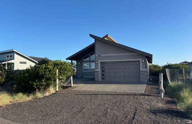 Modern coastal living in Ocean Shores! Gallery 1
