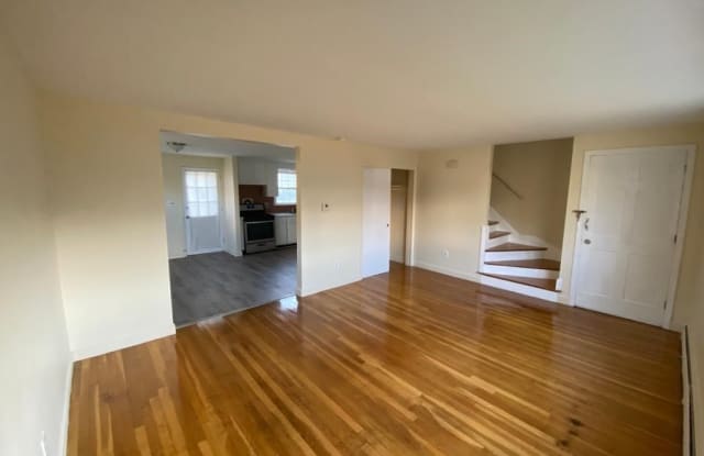 10 Veteran Rd - 10 Veteran Road, Woburn, MA 01801