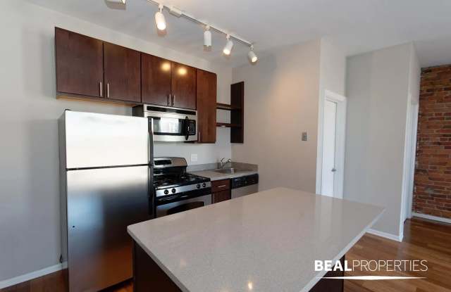 2220 N Clark St photos photos