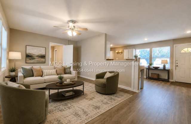 Charming Corner Lot Home for Rent in Lee's Summit Gallery 3