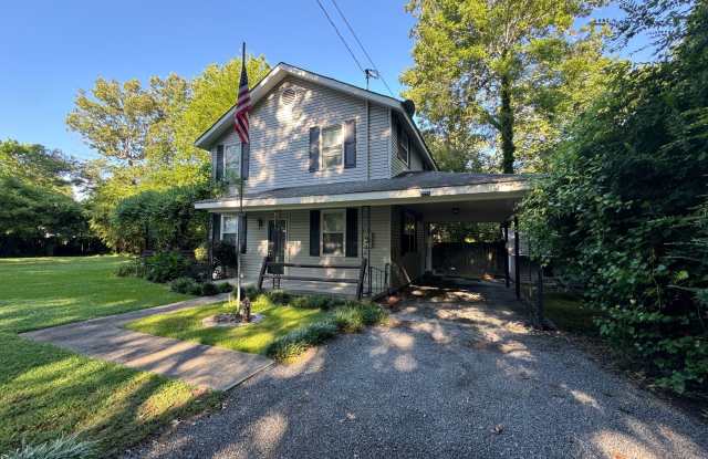 Cozy 2/2 Cottage with bonus room in Summerville Park- $1,395 Gallery 1