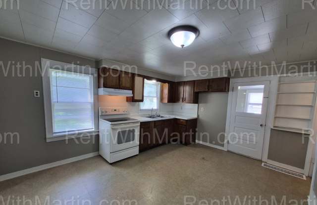 FOR RENT- 501 D Avenue, Grundy Center Gallery 3