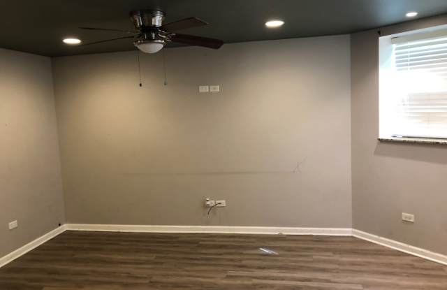 1663 South Troy Street Gallery 3