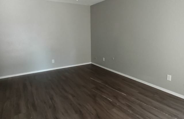 Better Than New! W/appliances! Gallery 4