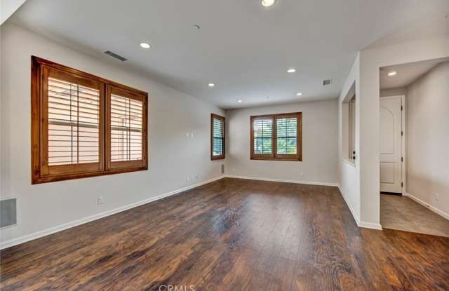 135 Rose Arch Gallery 4