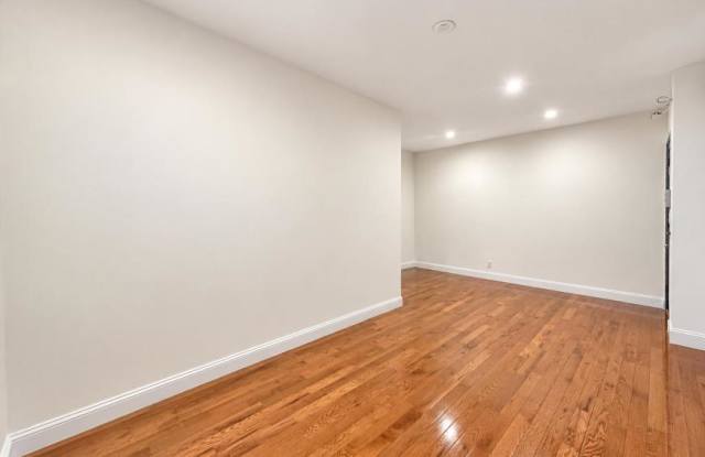 30 Dongan Place Gallery 2