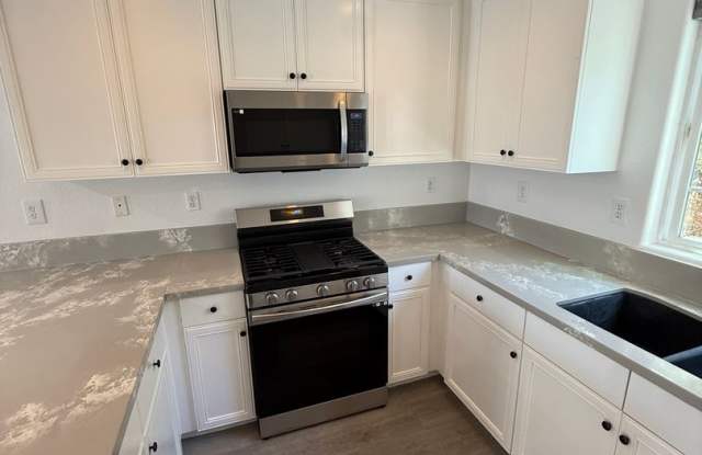 3 BEDROOM TOWNHOME IN LA MESA Gallery 4