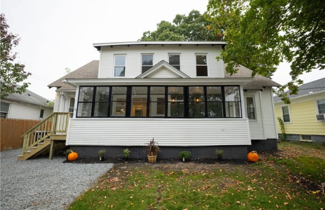 35 Allard Street - 35 Allard Street, Warwick, RI 02889