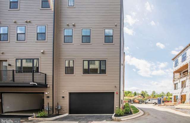 5933 STONEHENGE Place Gallery 2