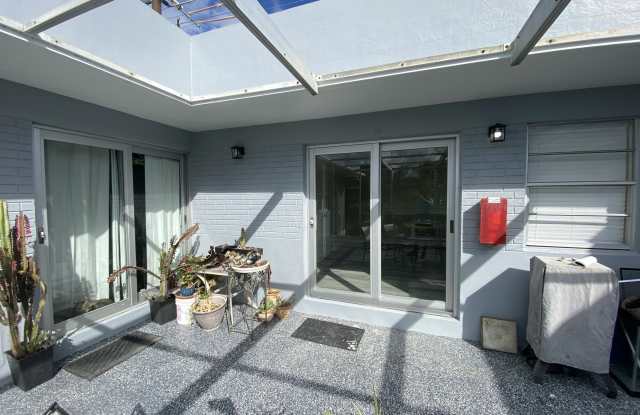 112 Lake Avenue unit: 10 photos photos