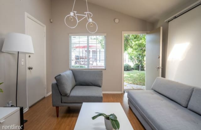 12212 Darlington Ave - 12212 Darlington Avenue, Los Angeles, CA 90049