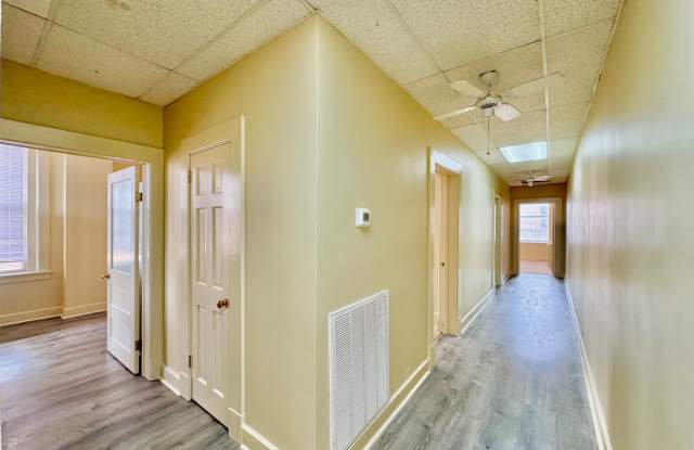 Downtown South Hill Apartment Gallery 3