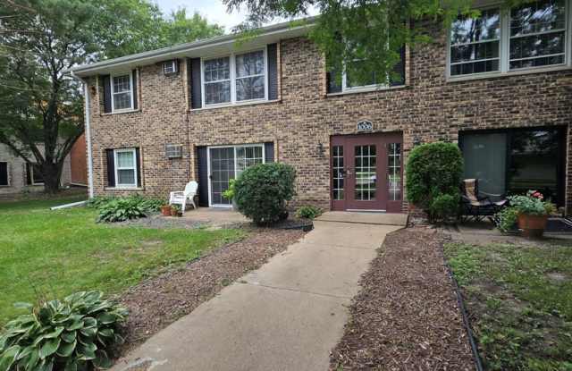 Available now! Hopkins condo with in-unit laundry and lots of community amenities photos photos