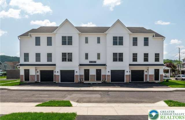 560 Long Street unit: 4 photos photos