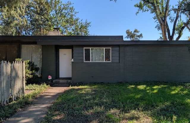 Spacious, Vintage 1950's Ranch-Home photos photos
