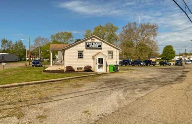 831 Emerson St - 831 Emerson Avenue, Dover, OH 44622