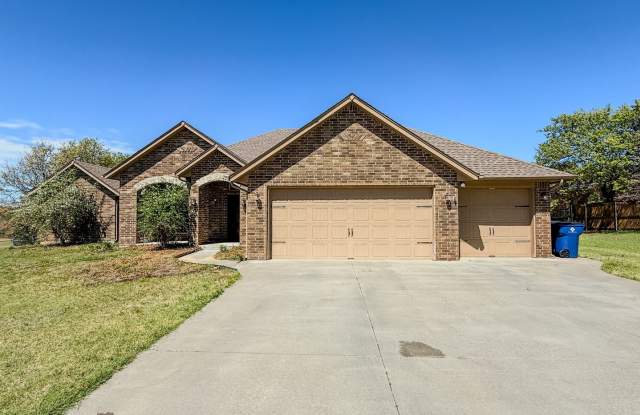 Beautiful Upscale 3BD/3BTH + Office Home on Over an Acre in Choctaw photos photos Beautiful Upscale 3BD/3BTH + Office Home on Over an Acre in Choctaw photos photos