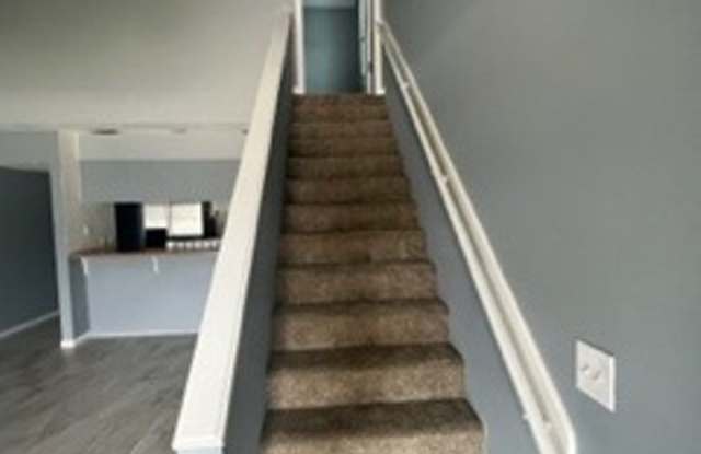 2 Bed 2 Bath Townhome Gallery 4