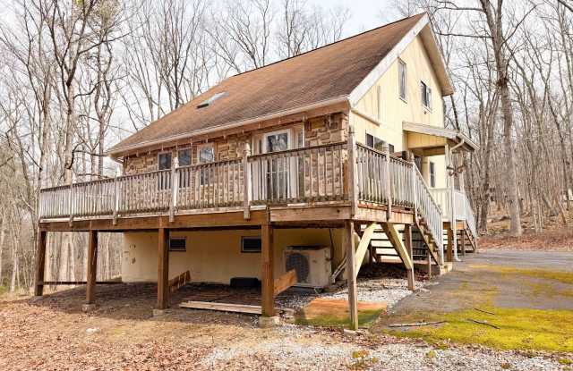 811 Hickory Court - 811 Hickory Court, Hemlock Farms, PA 18428 811 Hickory Court - 811 Hickory Court, Hemlock Farms, PA 18428