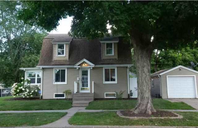 Charming Home in Heart of Rock Island photos photos Charming Home in Heart of Rock Island photos photos