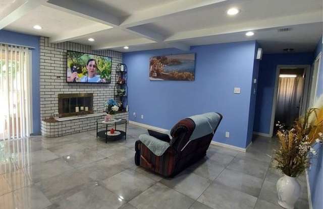2303 Dover Road Gallery 1