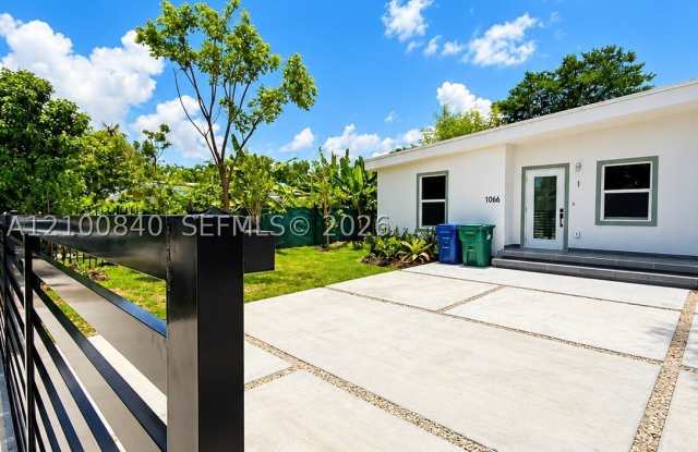 1066 NW 100th Ter Gallery 4