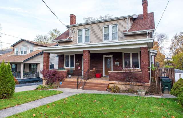 NORWOOD- UNIT #1, 2+ bedroom 1.5 BATH W/ GARAGE /OVERSIZED YARD/DECK - 2352 Indian Mound Avenue, Norwood, OH 45212