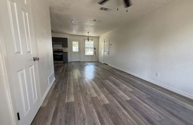Remodeled 3-bedroom, 2-bath home in Copperas Cove with a 2-car garage Gallery 4