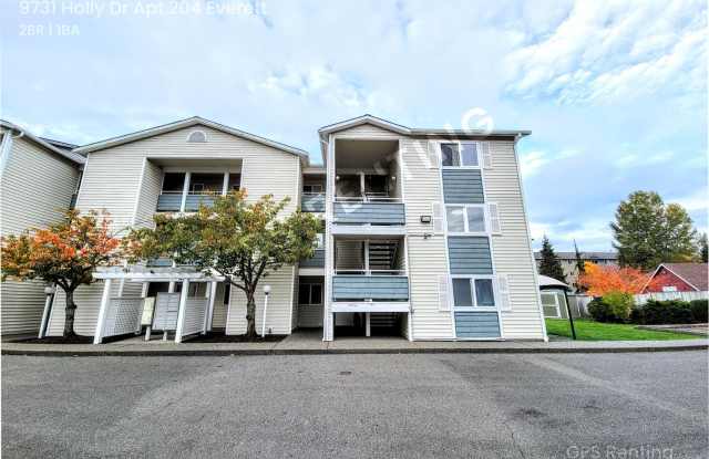 Wonderful Recently Modeled Apartment Complex 2bed 1bath in Everett - 9731 Holly Drive, Everett, WA 98204