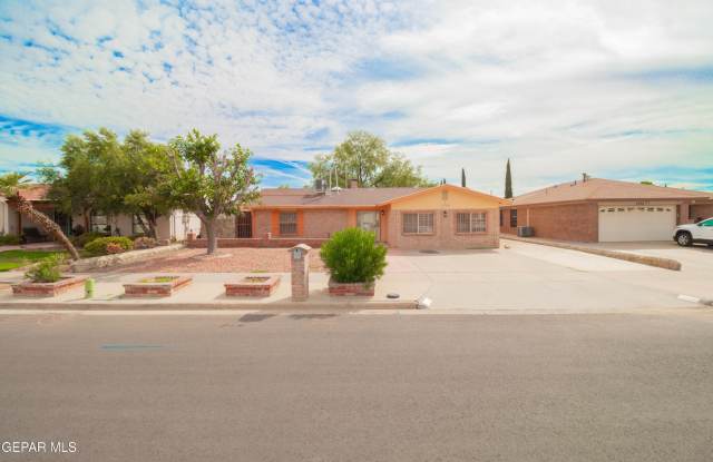 1736 BING CROSBY Drive Gallery 1