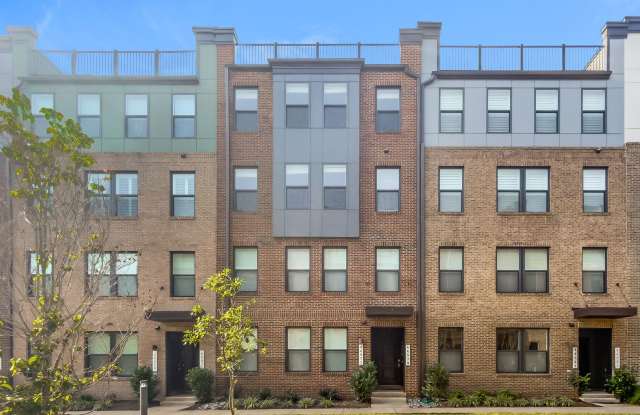 Luxury 3BR/2.5BA Condo w/ Balcony and Rooftop Terrace & Garage – Walk to One Loudoun photos photos