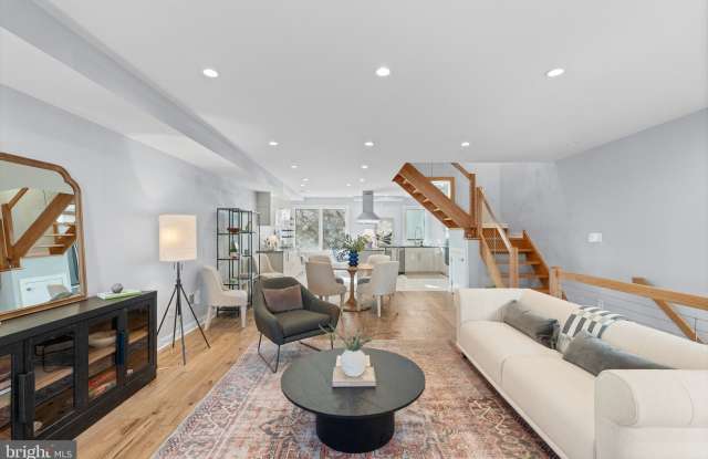 869 CORINTHIAN Avenue photos photos