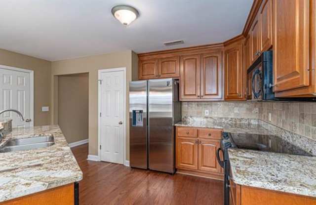 5311 Frankford Dr SE Gallery 3