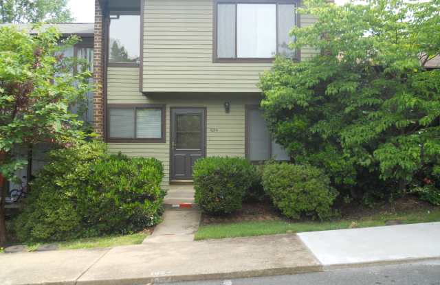 1054 Cheshire Ct - 1054 Cheshire Court, Albemarle County, VA 22901