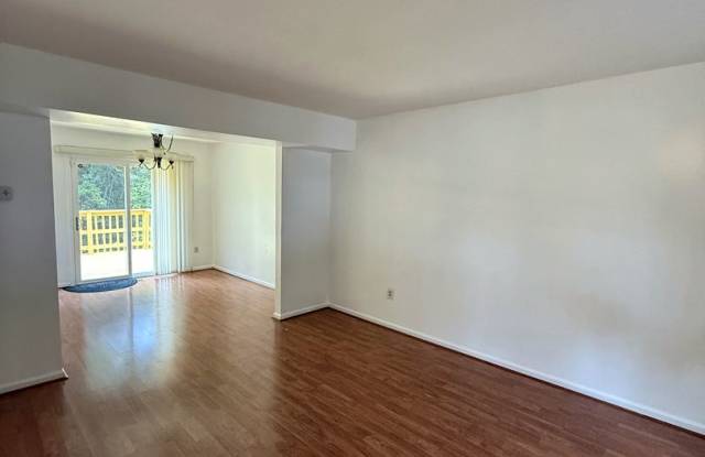 Wellington Valley End-Unit Townhome | Wooded Views, Deck & Finished Walk-Out Basement Gallery 3