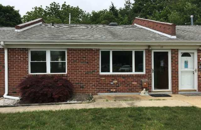 19 River Edge Drive - 19 River Edge Drive, Ocean County, NJ 08724