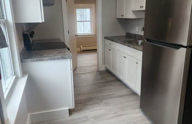 Newly Renovated 2-Bedroom Apartment | New Appliances | Convenient Location Gallery 1