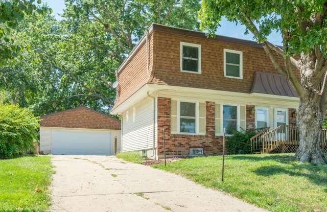 3820 81st St - 3820 81st Street, Urbandale, IA 50322