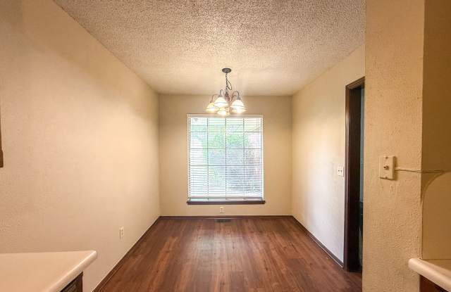3 BEDROOM DUPLEX | EDMOND SCHOOLS Gallery 3
