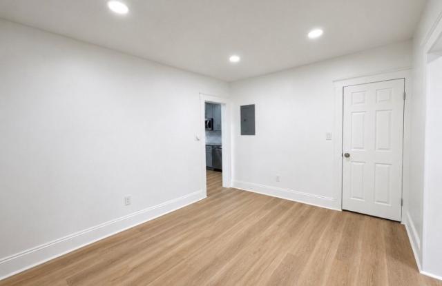 921 South St Gallery 4