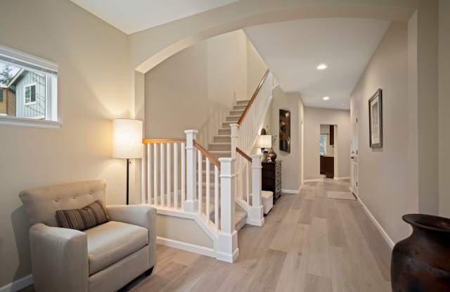 Spacious 5BD Home with Bonus Room and Chefs Kitchen In Duvall! Gallery 3