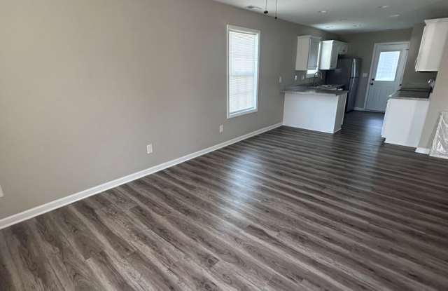 400 Sanderson Drive Gallery 3