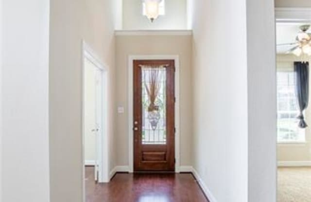 716 Cowan Lane Gallery 4
