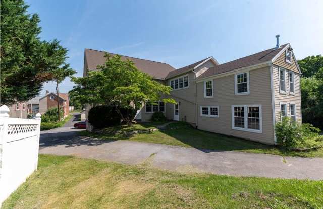 6350 Robin Lane Gallery 1