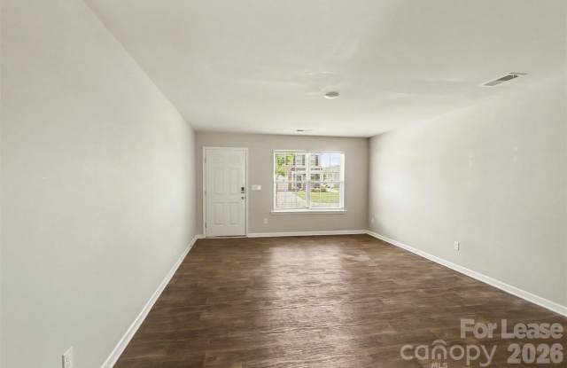310 Kingsford Drive Gallery 3