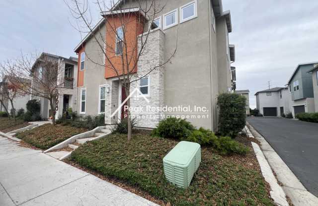 Updated Elk Grove 3bd/2.5ba House in Gated Community! photos photos